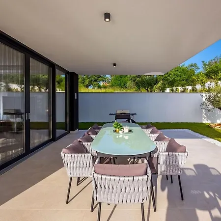 Villa Eleven *