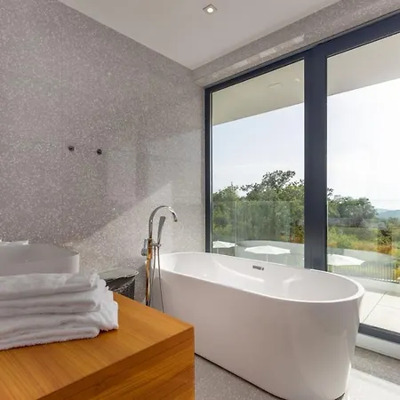 Eleven * Rovinjsko Selo