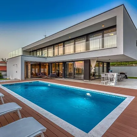 Eleven * Rovinjsko Selo