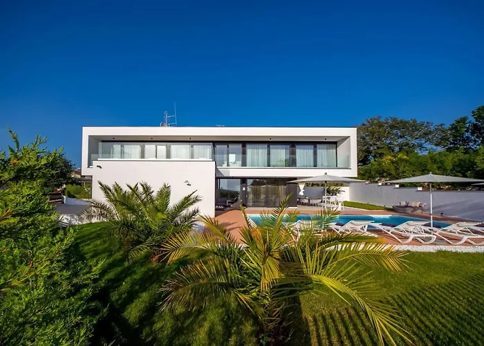 Eleven * Rovinjsko Selo