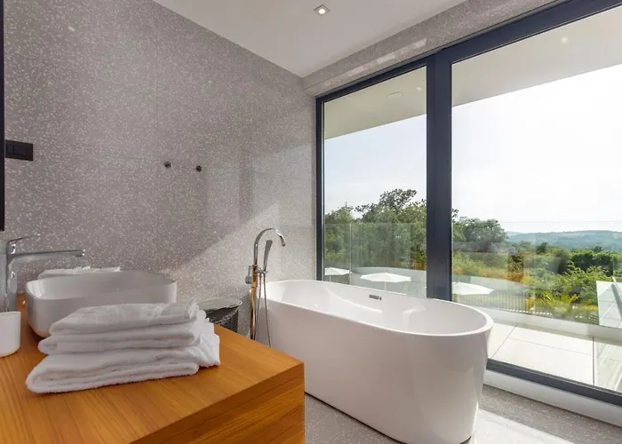 Eleven * Rovinjsko Selo